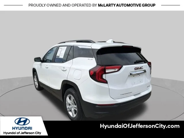 Used 2022 White GMC SLE image 5