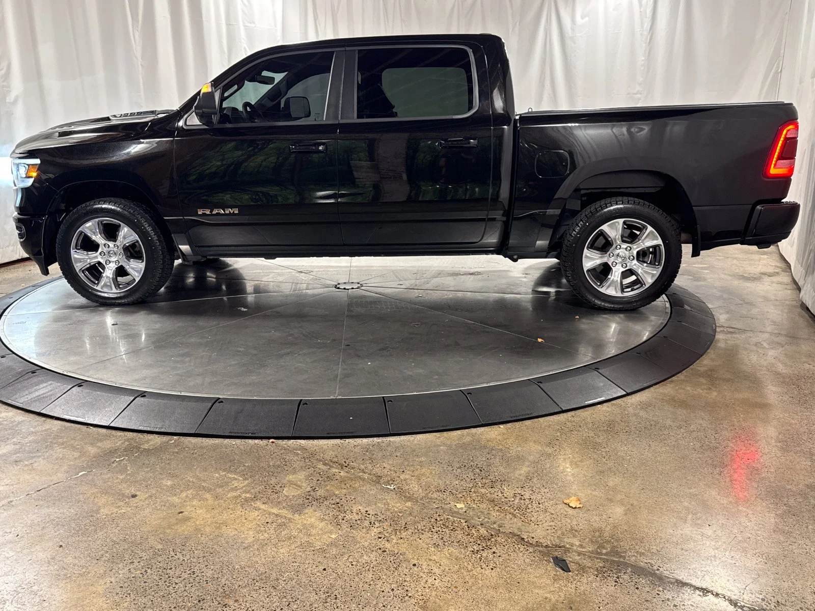 Used 2024 Diamond Black Crystal Pearlcoat Ram Laramie image 8