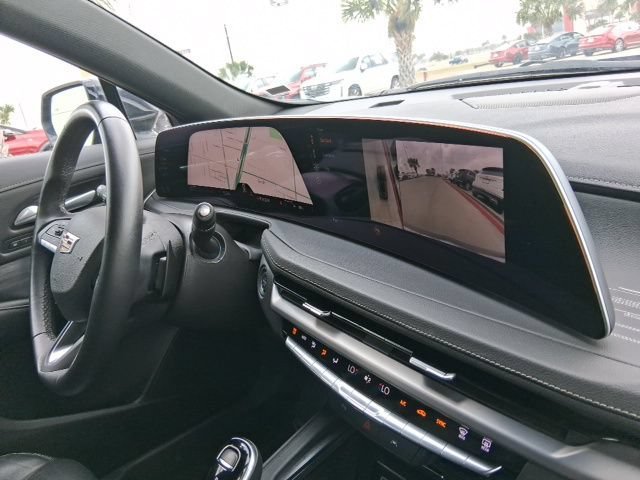 Used 2025 Stellar Black Metallic Cadillac Premium Luxury image 15