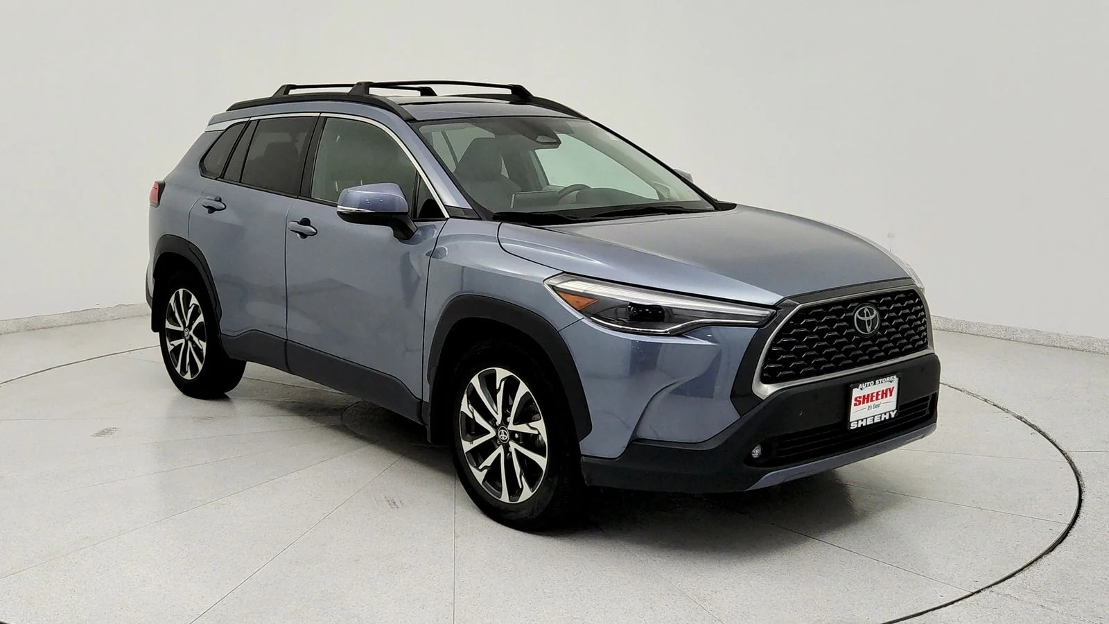 Used 2023  Toyota XLE image 1