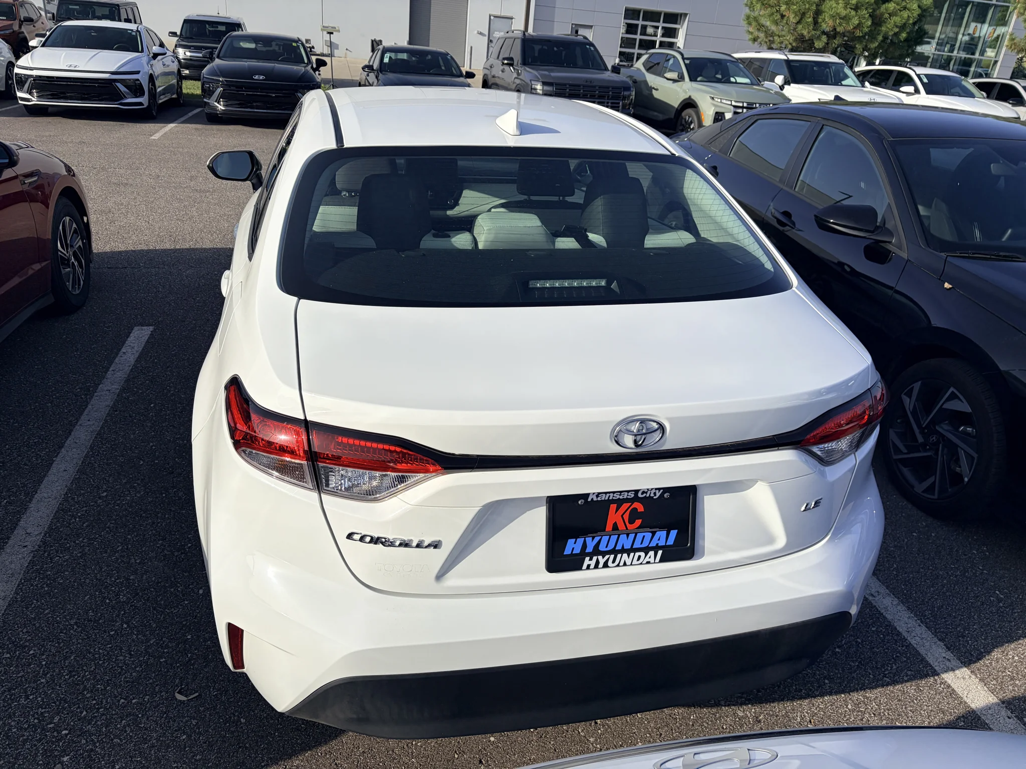 Used 2025 Ice Cap Toyota LE image 4
