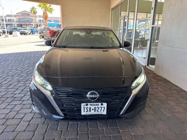 Used 2024 Super Black Clearcoat Nissan 2.5 SV image 7