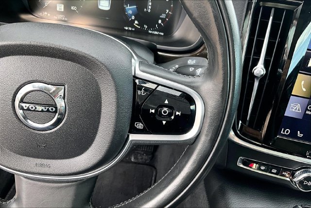 Used 2018 Black Stone Volvo T5 Momentum image 17