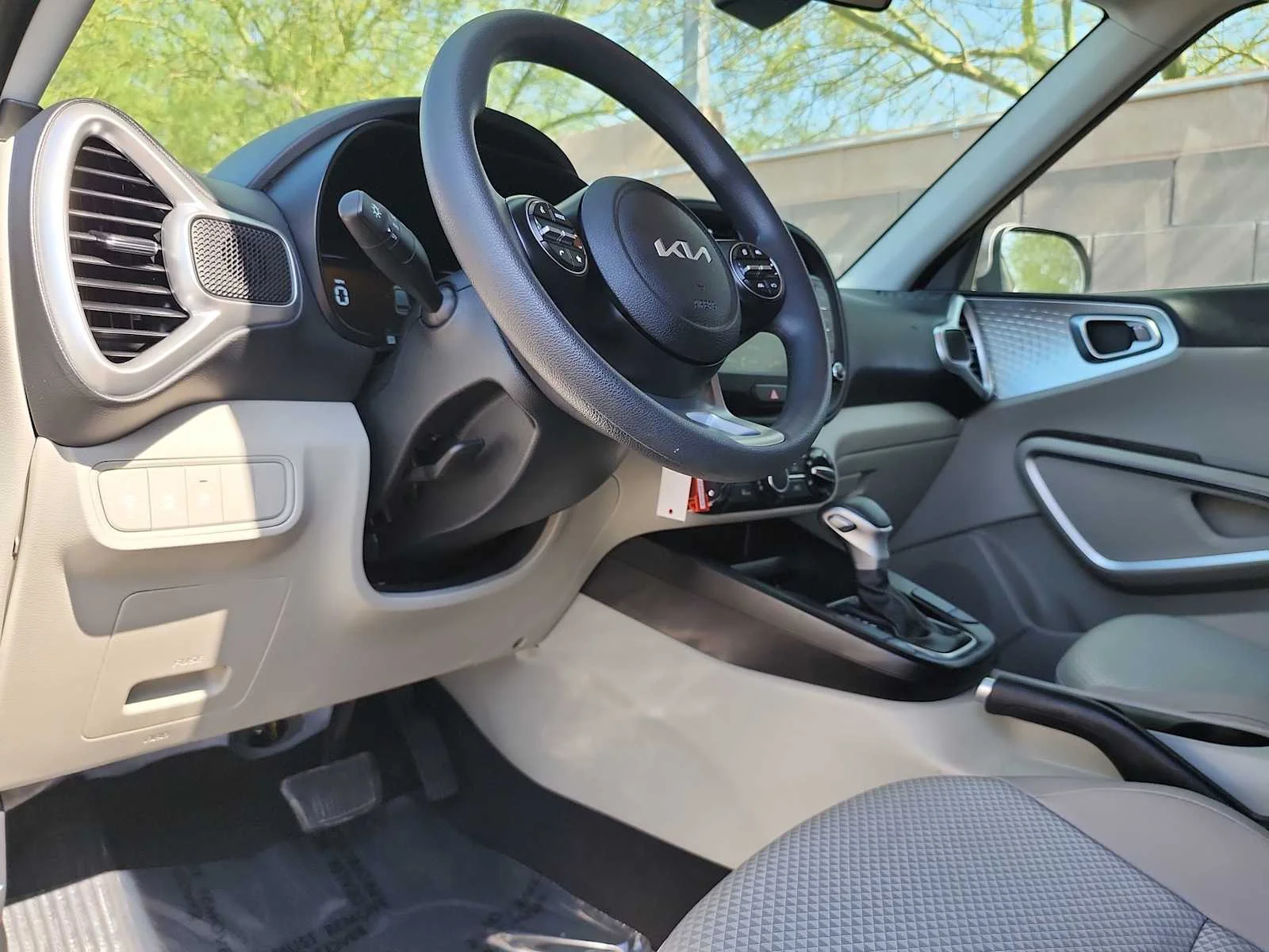 Used 2025 Steel Gray Kia LX image 10