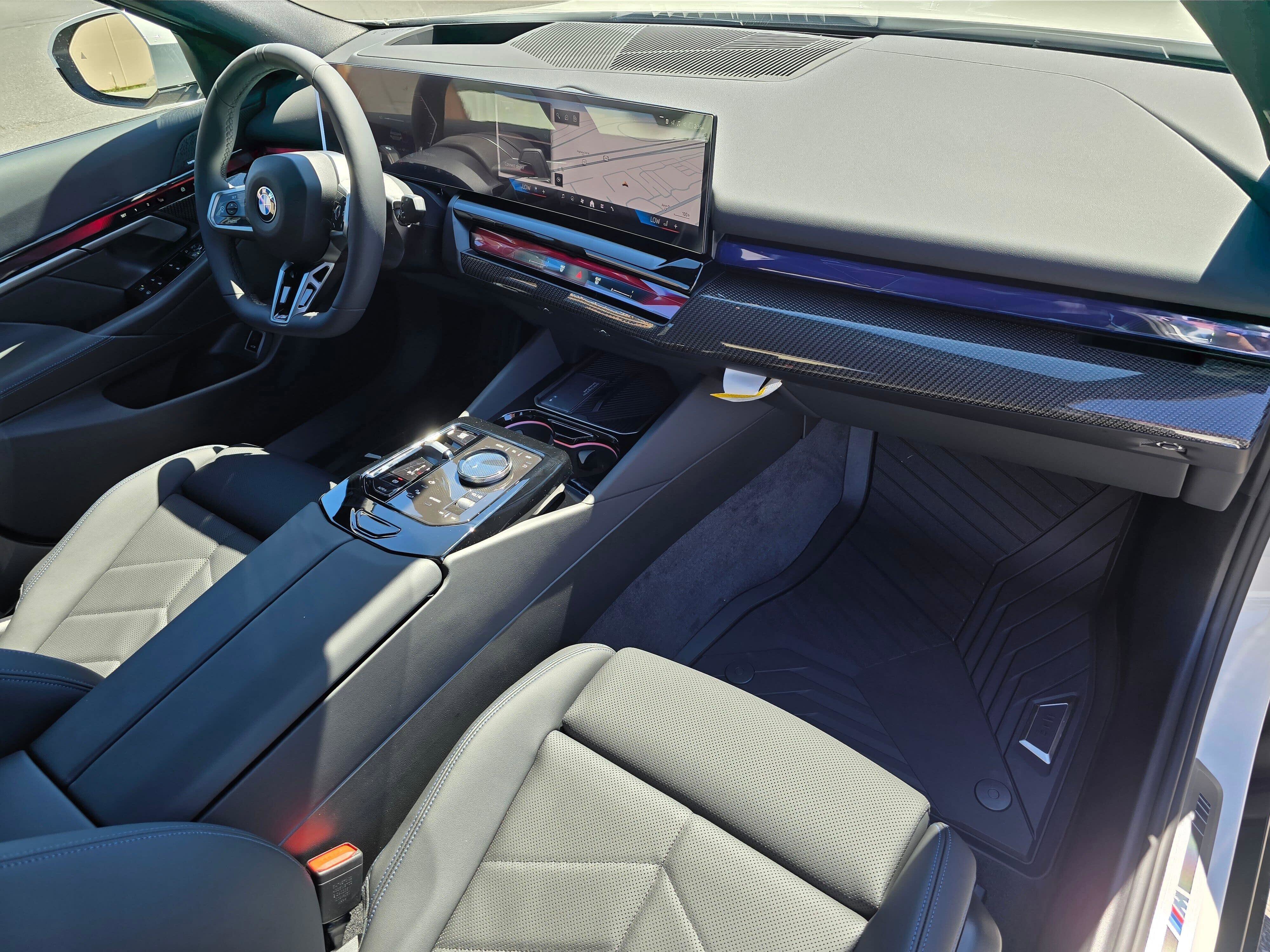New 2027 Alpine White BMW 530i xDrive image 16