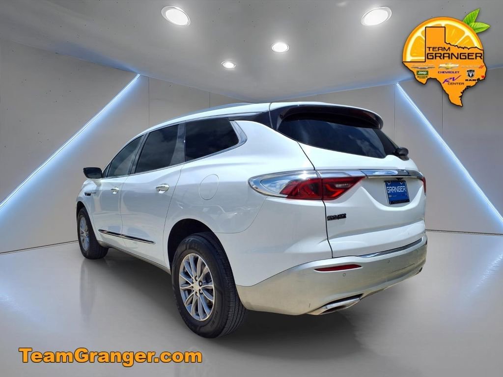 Used 2022 Summit White Buick Essence image 4