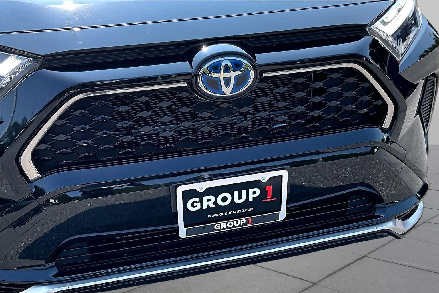 Used 2023 Midnight Black Metallic Toyota SE image 30