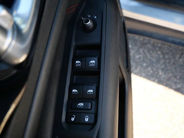 Used 2025 Silver Jeep Trailhawk image 15