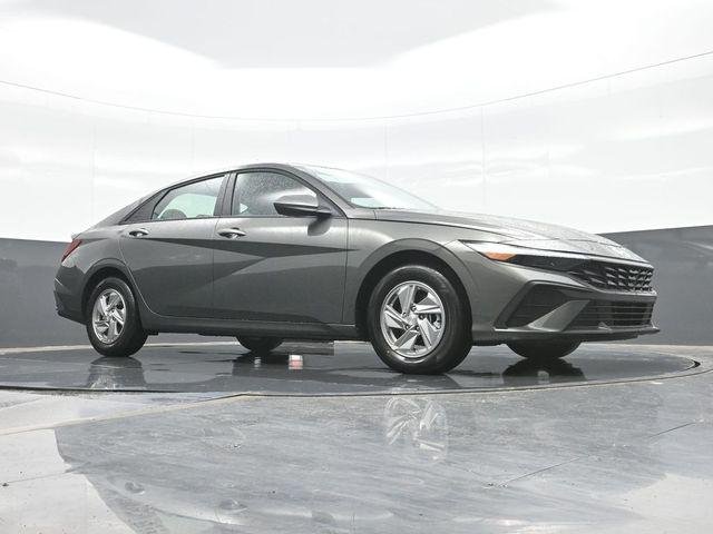 New 2026 Gray Hyundai SE image 23