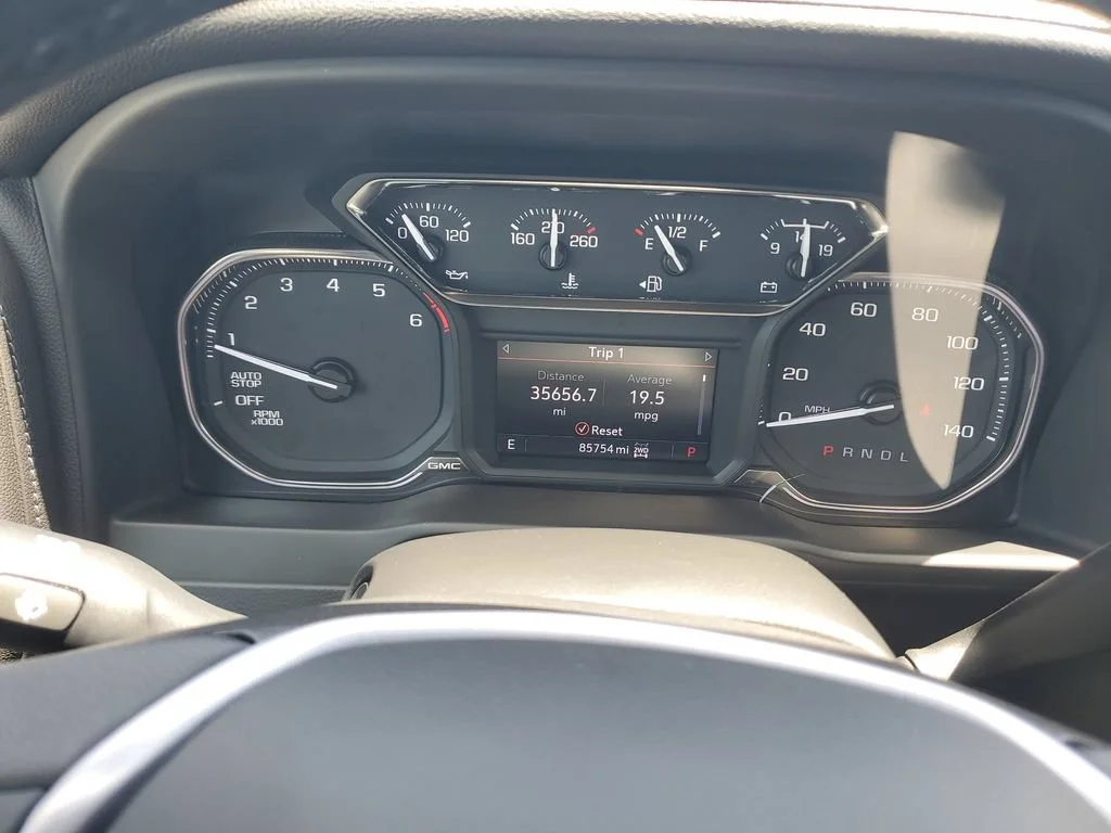 Used 2020 SUMMIT WHITE GMC SLE image 21