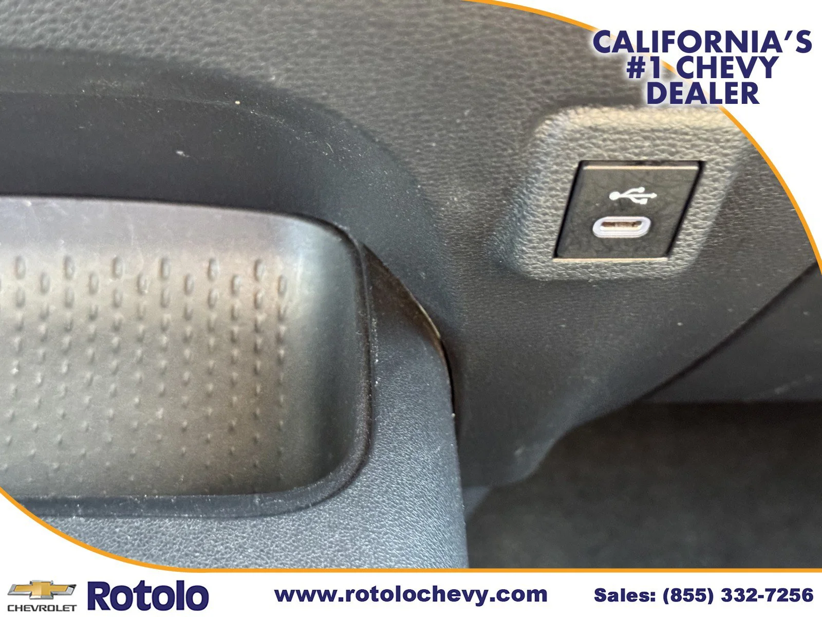 Used 2024 CLASSIC SILVER ME Toyota SE image 24