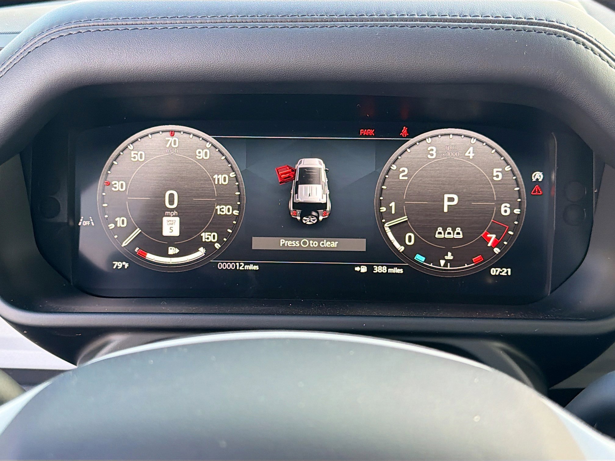 New 2026 Fuji White Land Rover X-Dynamic SE image 39