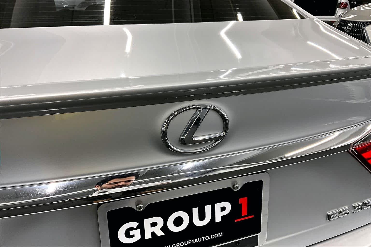 Used 2014 Silver Lining Metallic Lexus  image 30