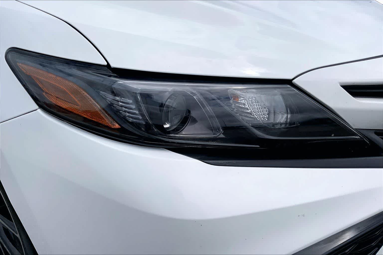 Used 2024 Ice Cap Toyota SE image 27