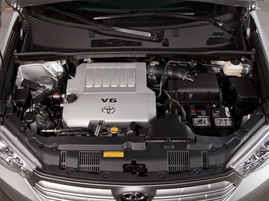 Used 2013 Classic Silver Metallic Toyota SE image 11