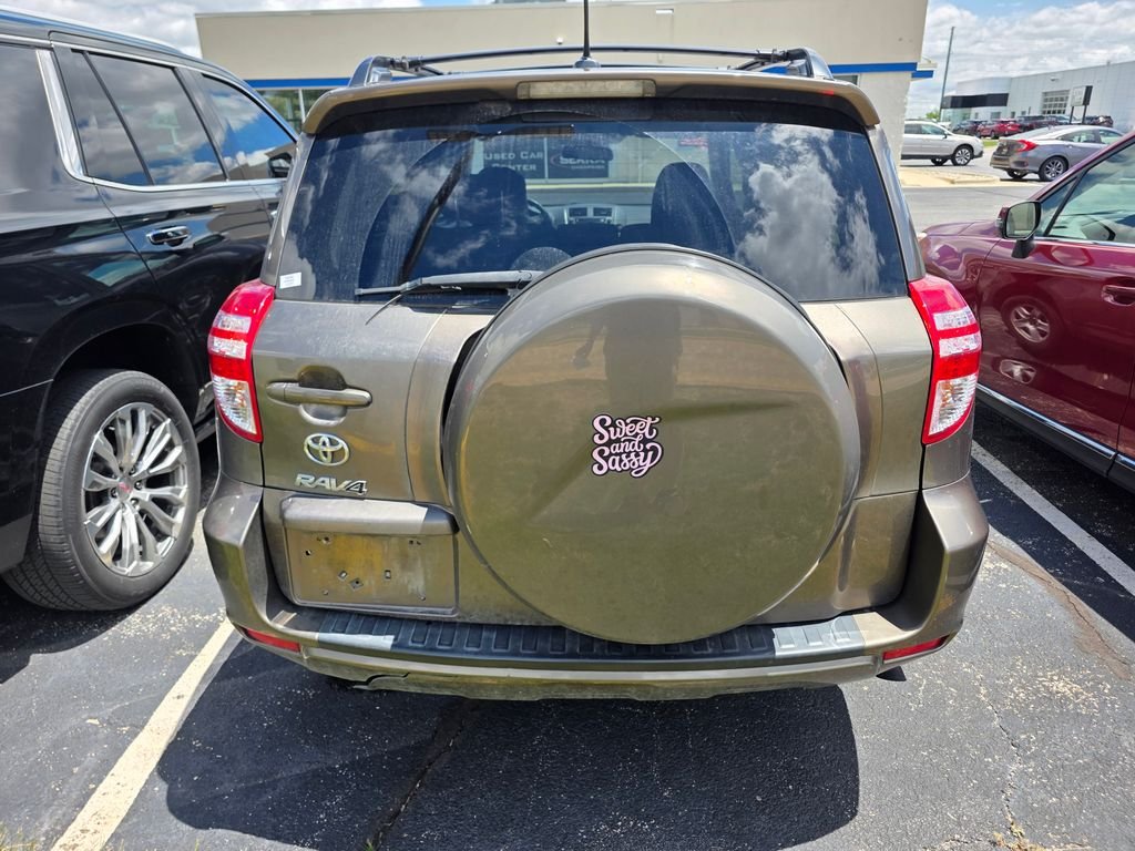 Used 2011 Pyrite Mica Toyota Base image 3