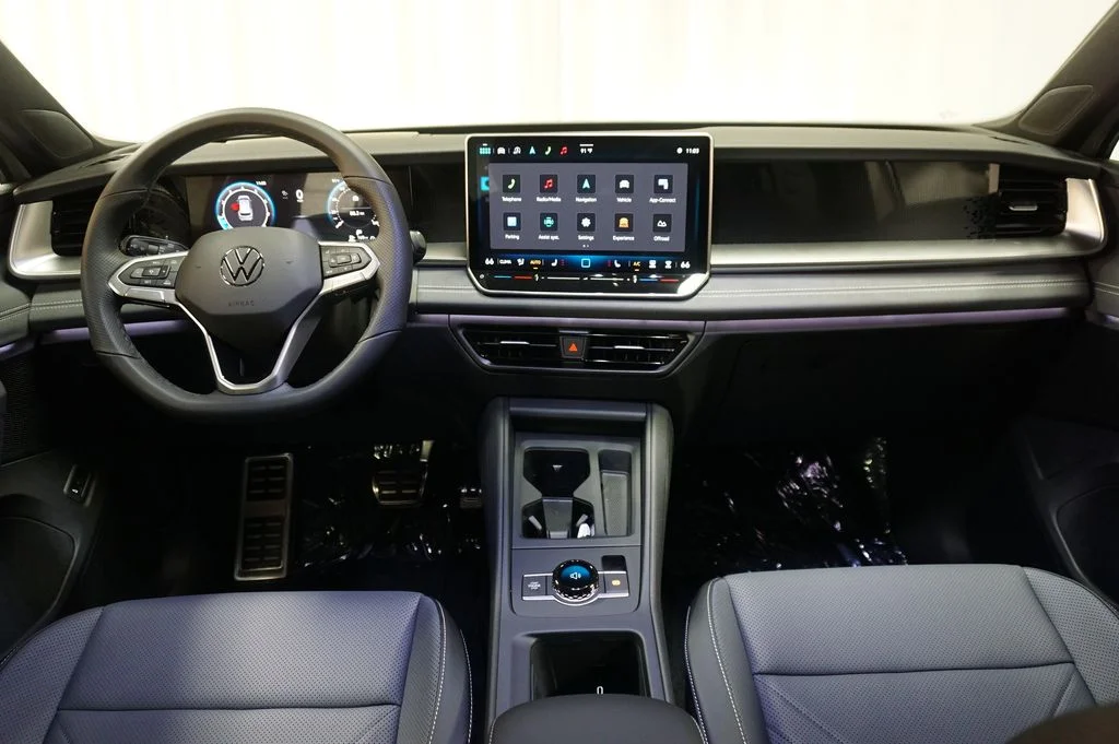 New 2026 Sandstone Volkswagen 2.0T SE R-Line Black image 13