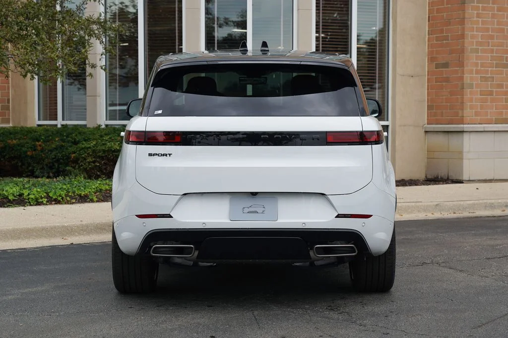 New 2026 Fuji White Land Rover Dynamic SE image 5