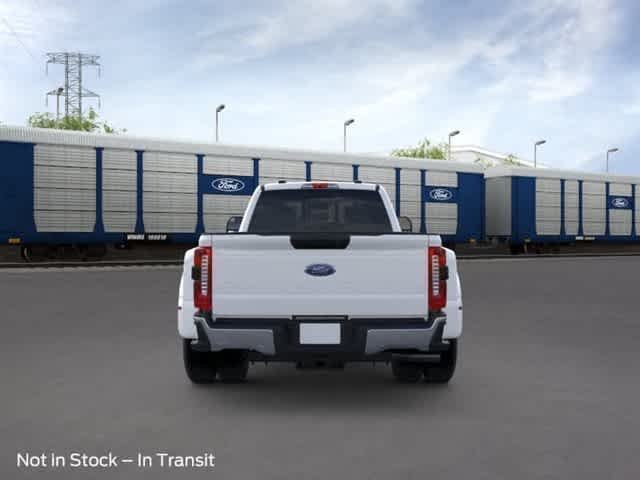 New 2026 Oxford White Ford XLT image 5
