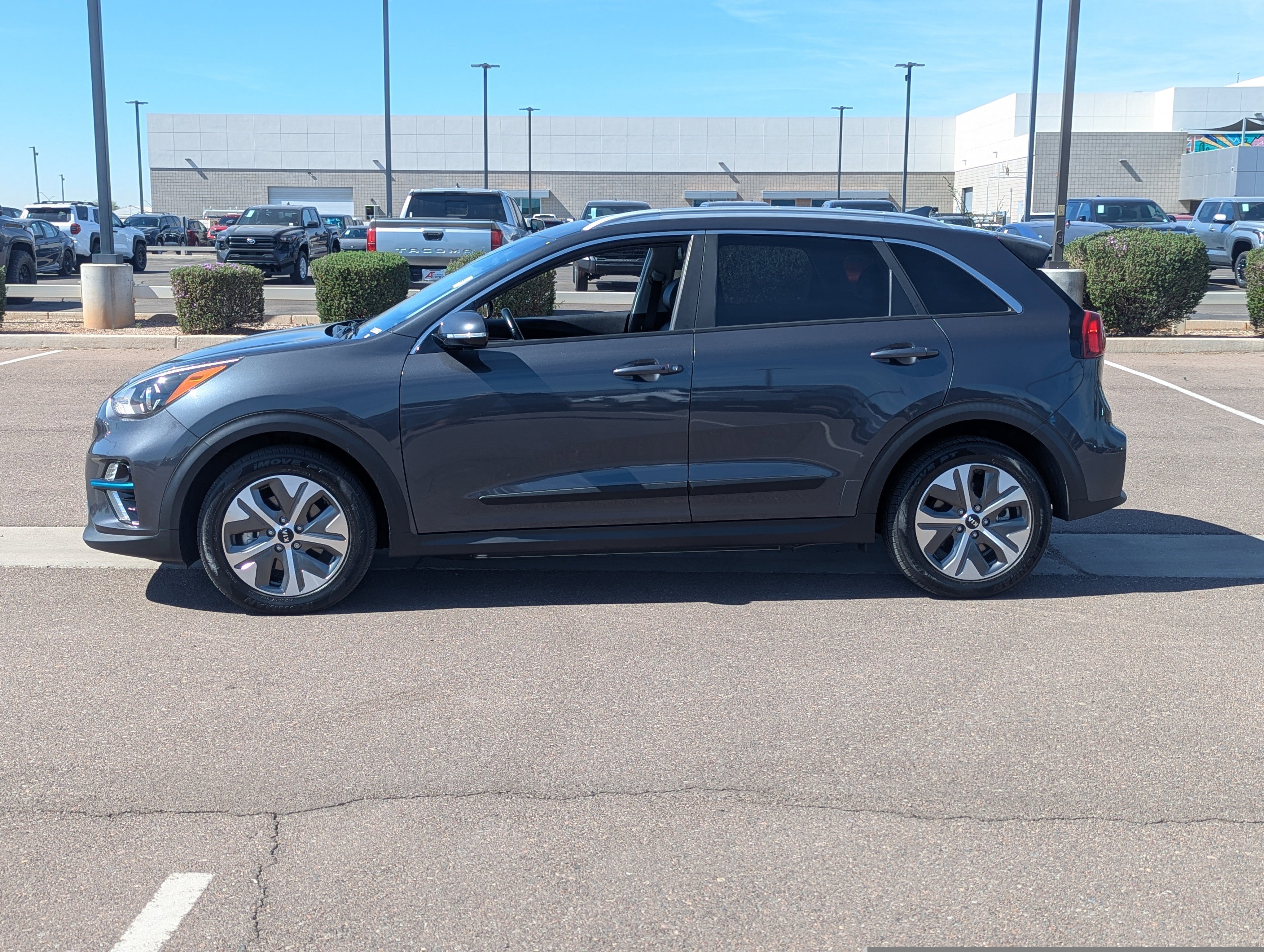 Used 2020 Kia Niro EX Premium with VIN KNDCE3LG3L5055977 for sale in Avondale, AZ