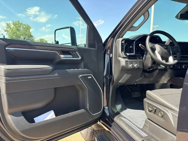 2026 GMC Sierra 2500HD SLT - Photo 10