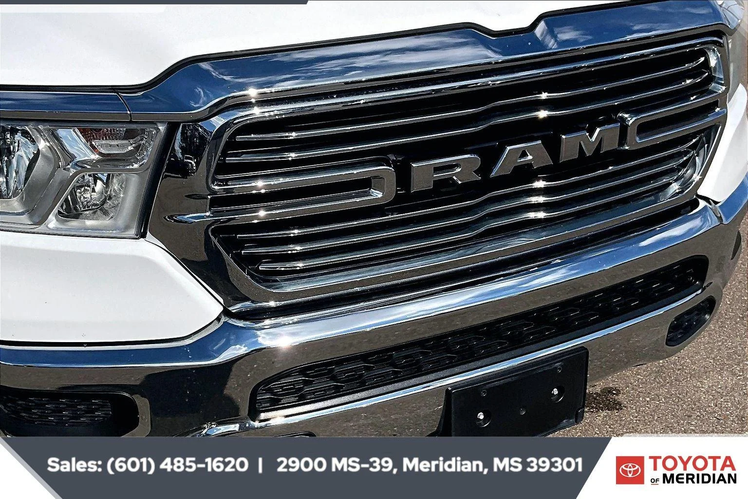 Used 2023 Bright White Clearcoat Ram Laramie image 21