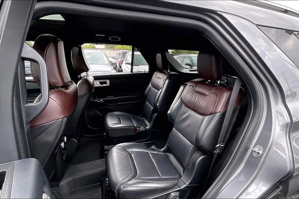 Used 2022 Gray Ford Platinum image 25