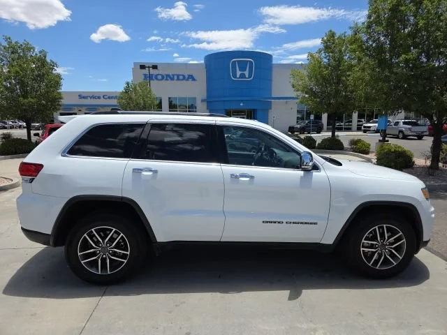 Used 2021 Bright White Clearcoat Jeep Limited image 4
