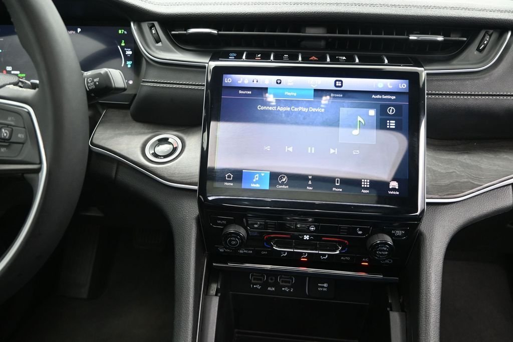 Used 2024 White Jeep 4xe image 28