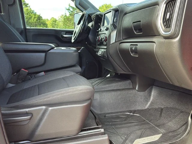 Used 2022 Red Chevrolet LT image 33