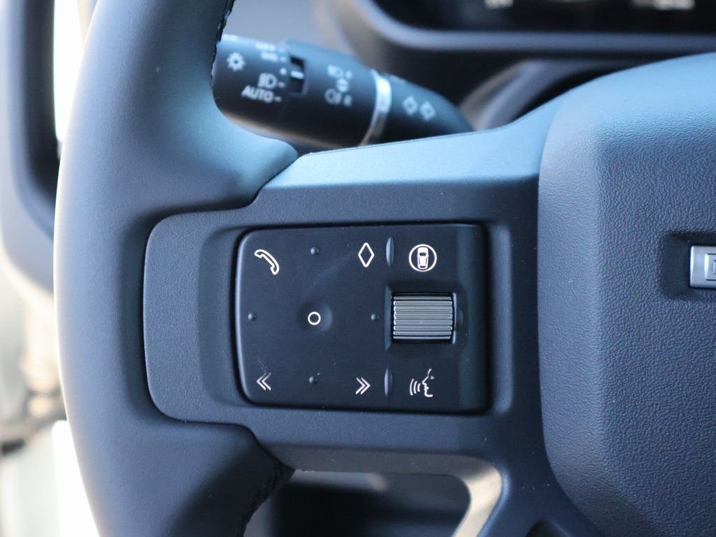New 2026 Fuji White Land Rover S image 31