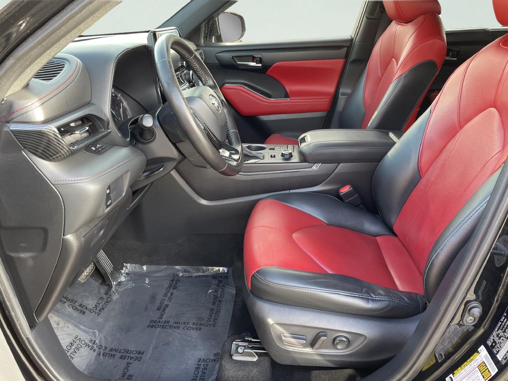 Used 2021 Midnight Black Metallic Toyota XSE image 10