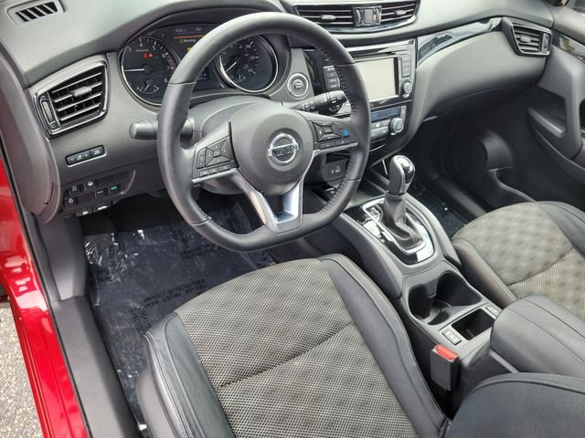 Used 2022 Red Nissan SV image 15