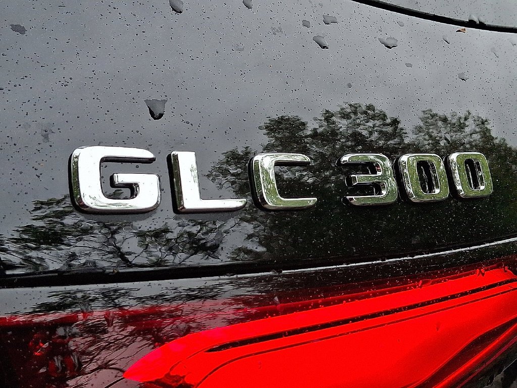 New 2027 Obsidian Black Metallic Mercedes-Benz GLC 300 image 24