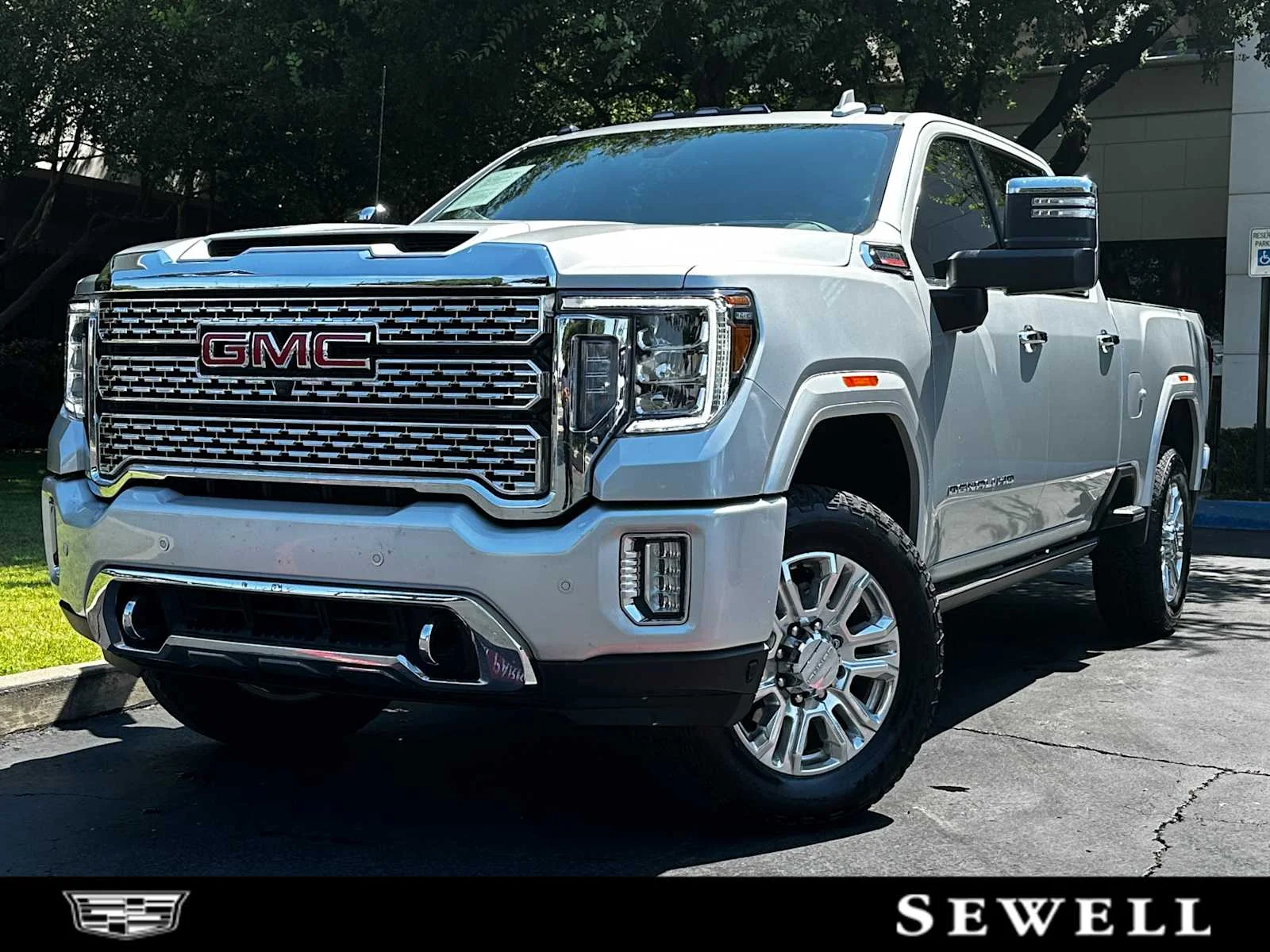 2022 GMC Sierra 4WD Crew Cab Standard Box Denali's photo