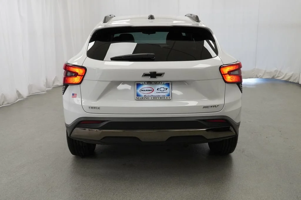 New 2026 Summit White Chevrolet ACTIV image 34