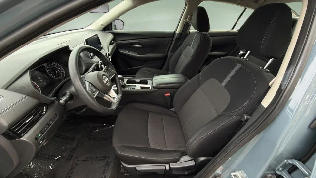 Used 2025  Nissan SV image 18