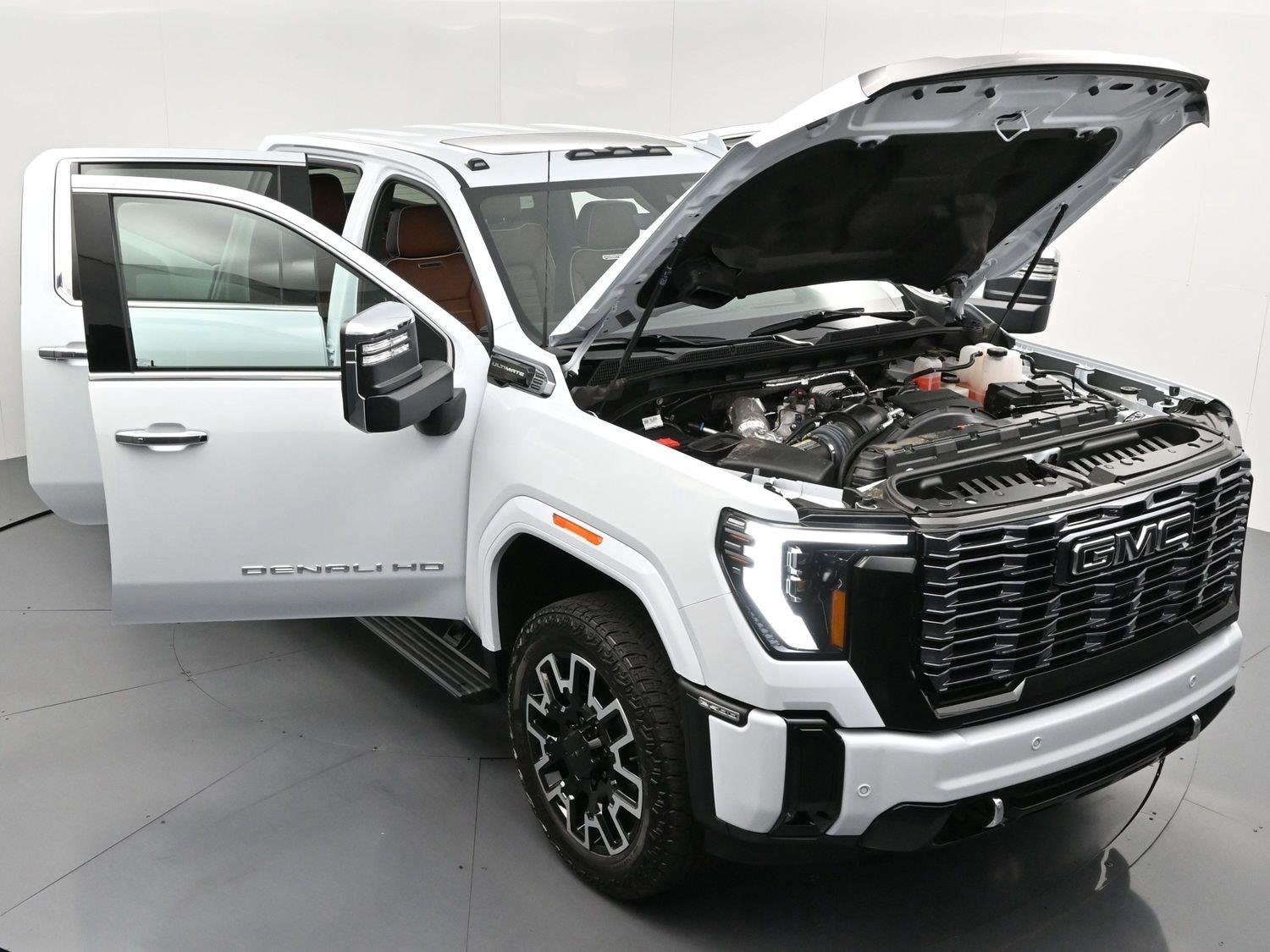 Used 2026 Glacier White Tricoat GMC Denali Ultimate image 47