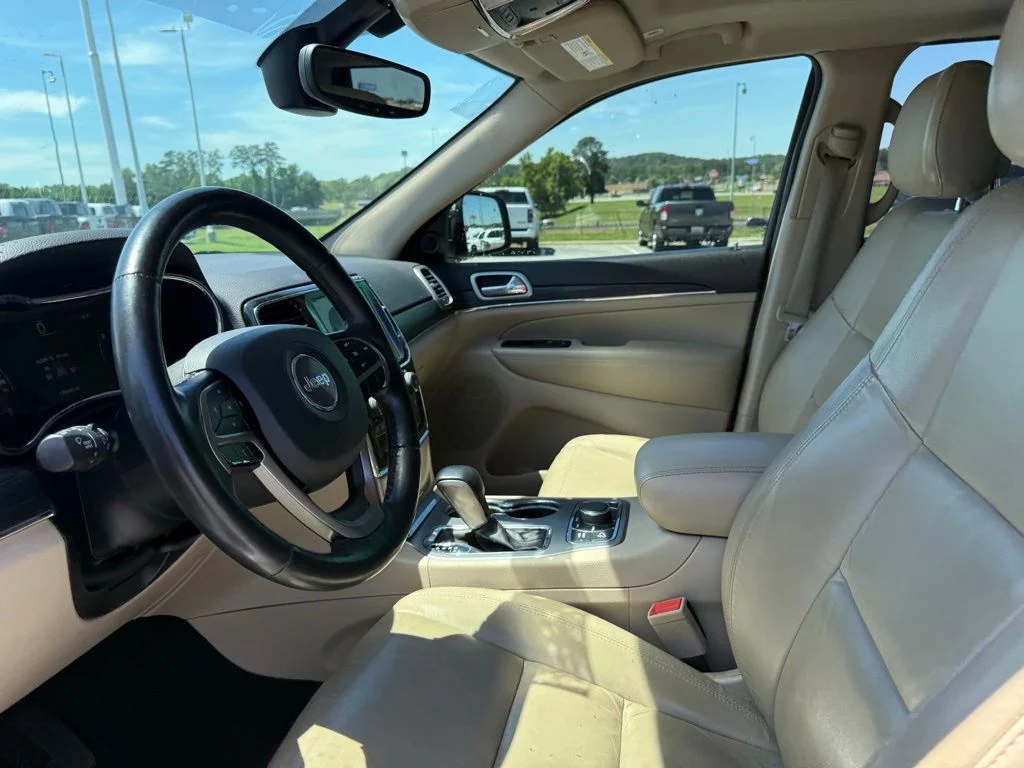 Used 2021 White Jeep Limited image 4