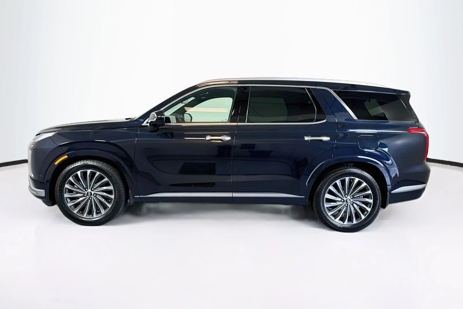 Used 2024 Moonlight Cloud Hyundai Calligraphy image 8