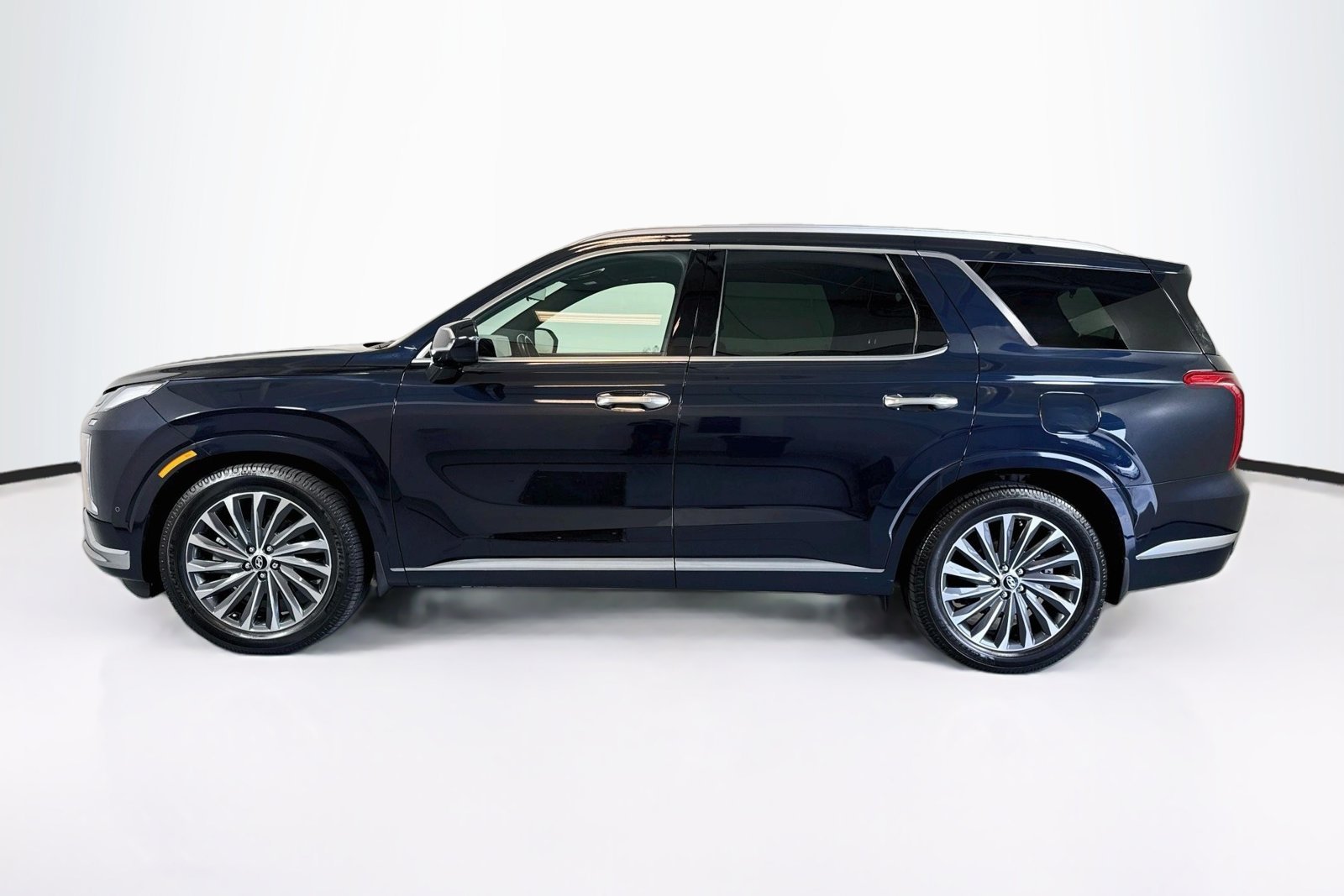 Used 2024 Moonlight Cloud Hyundai Calligraphy image 8
