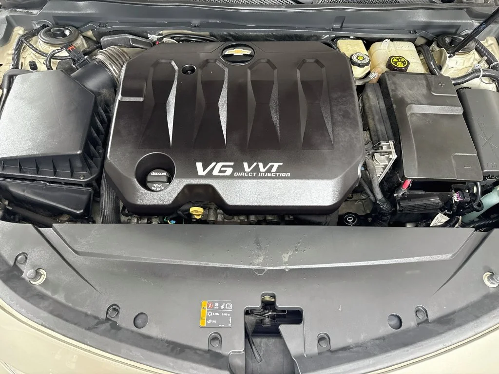 Used 2014 Gold Chevrolet LT image 29