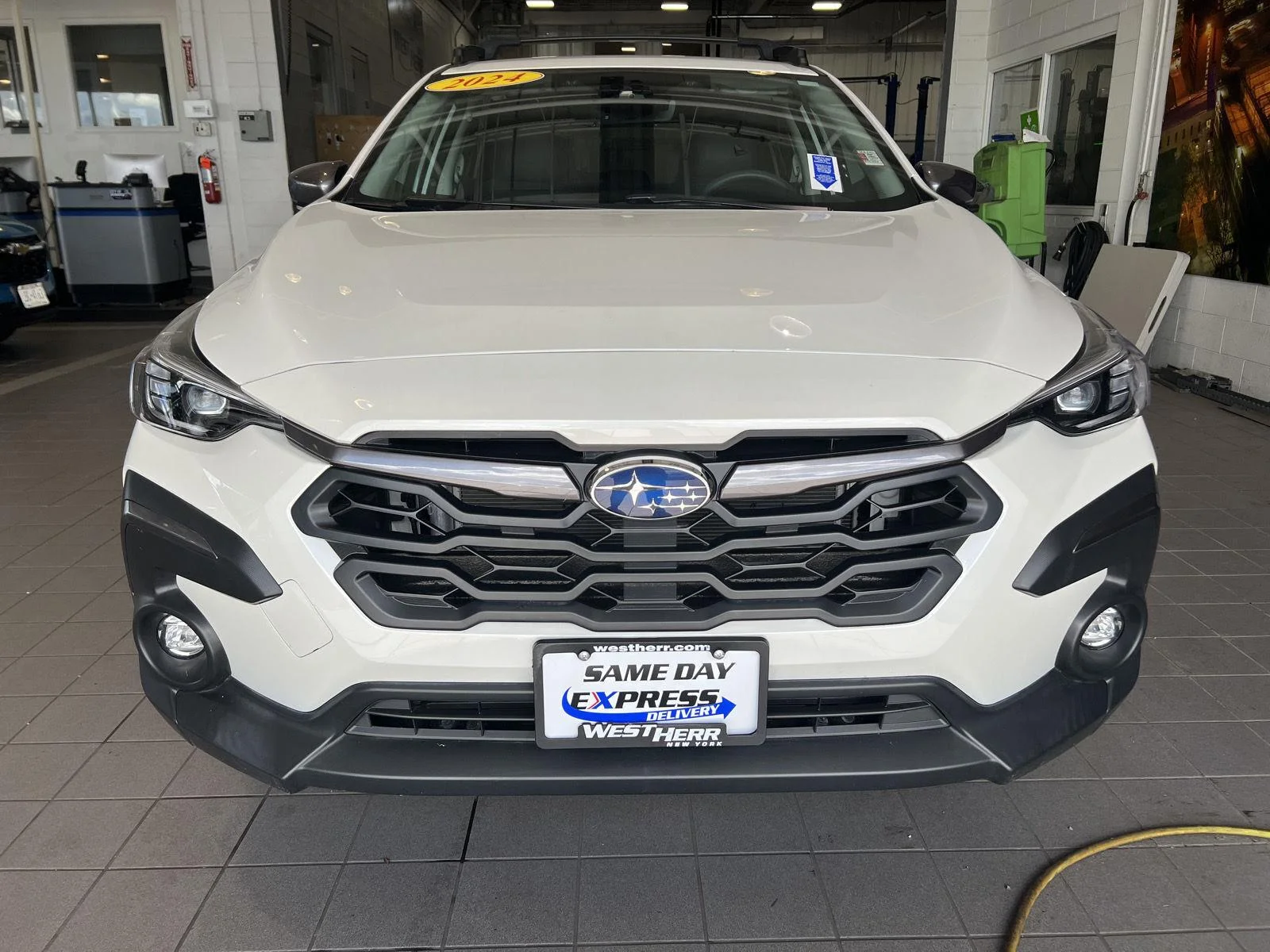 Used 2024 Crystal White Pearl Subaru Limited image 2