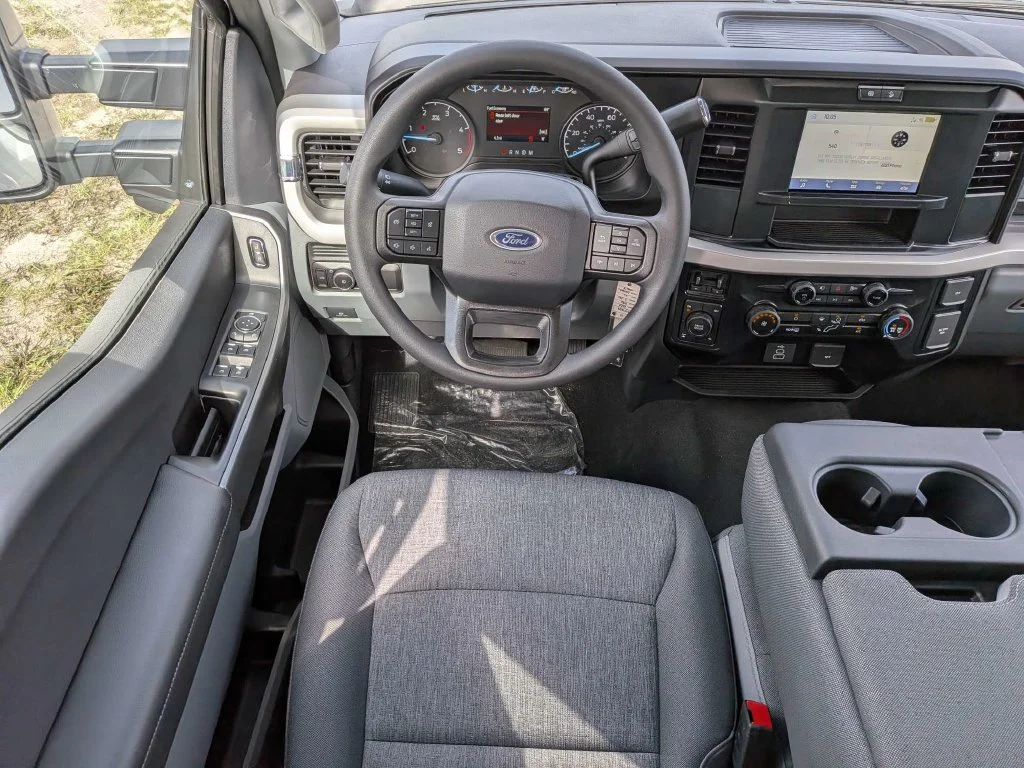 New 2026 Oxford White Ford F-250® XL image 15