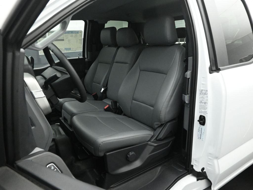 New 2026 Oxford White Ford XL image 8
