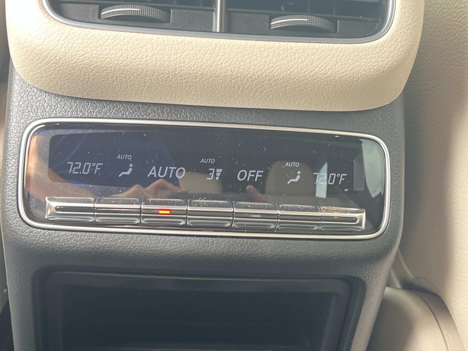 Certified Used 2024 MANUFAKTUR Alpine Gray Mercedes-Benz GLE 450e image 17