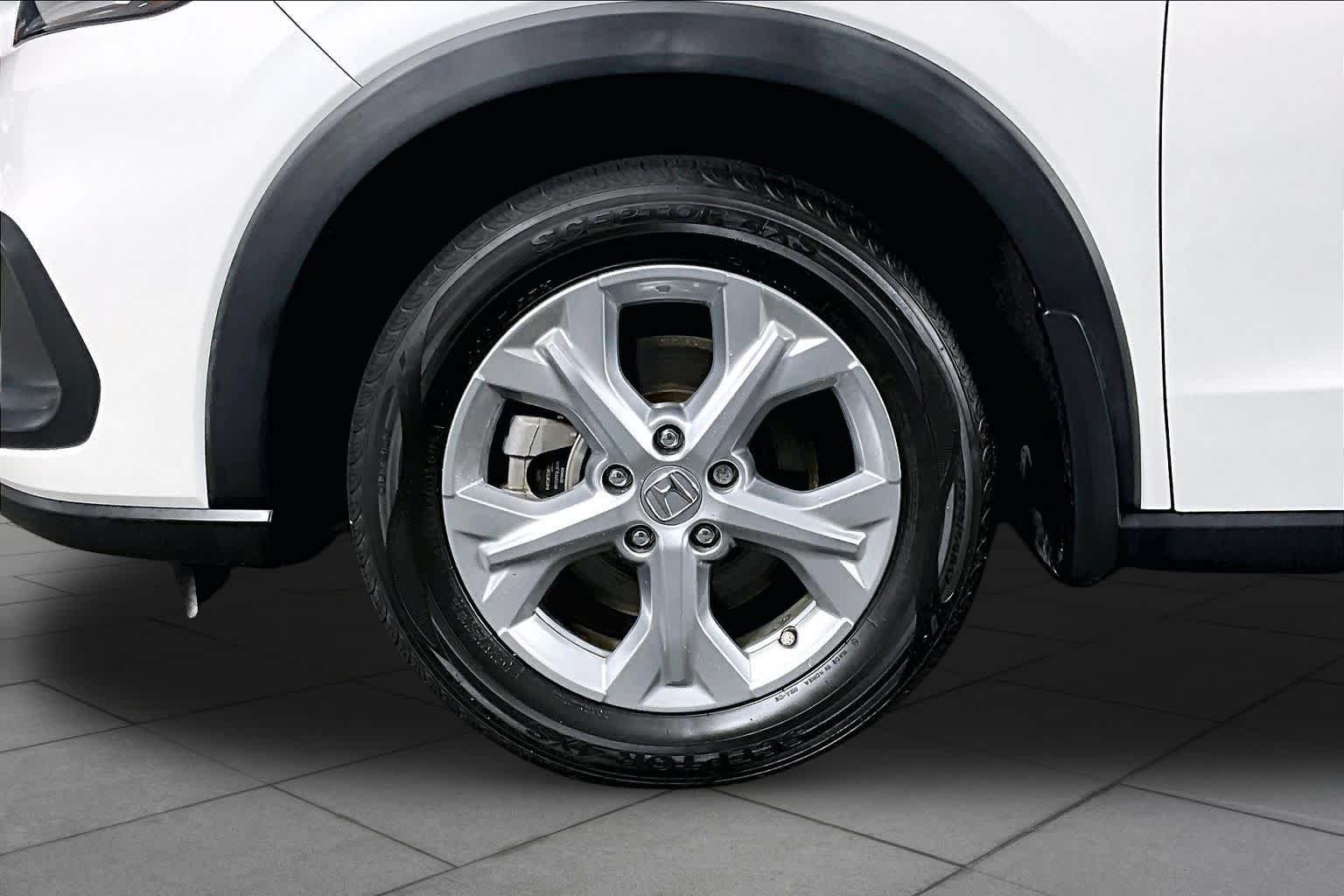 Used 2023 Platinum White Pearl Honda LX image 10