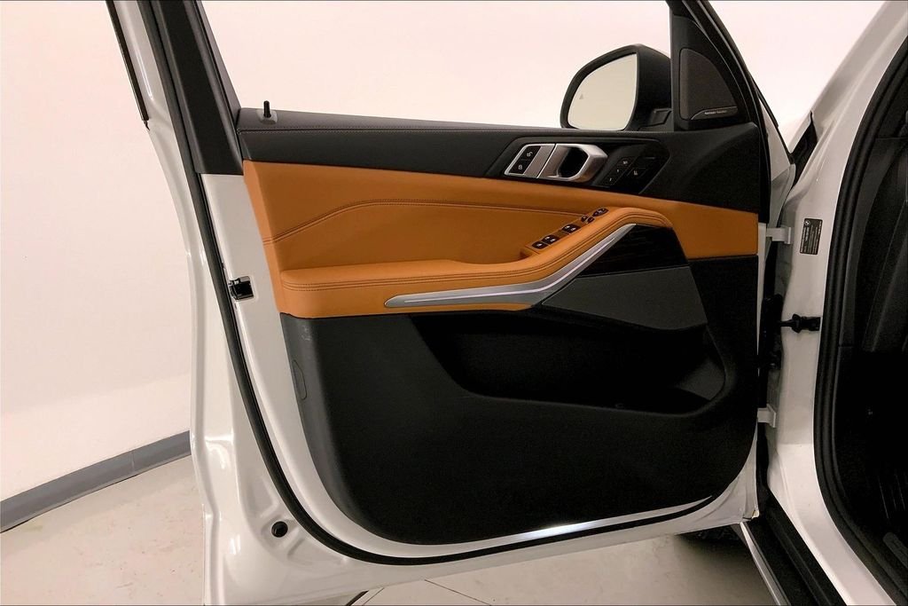 Used 2026 Mineral White Metallic BMW  image 24
