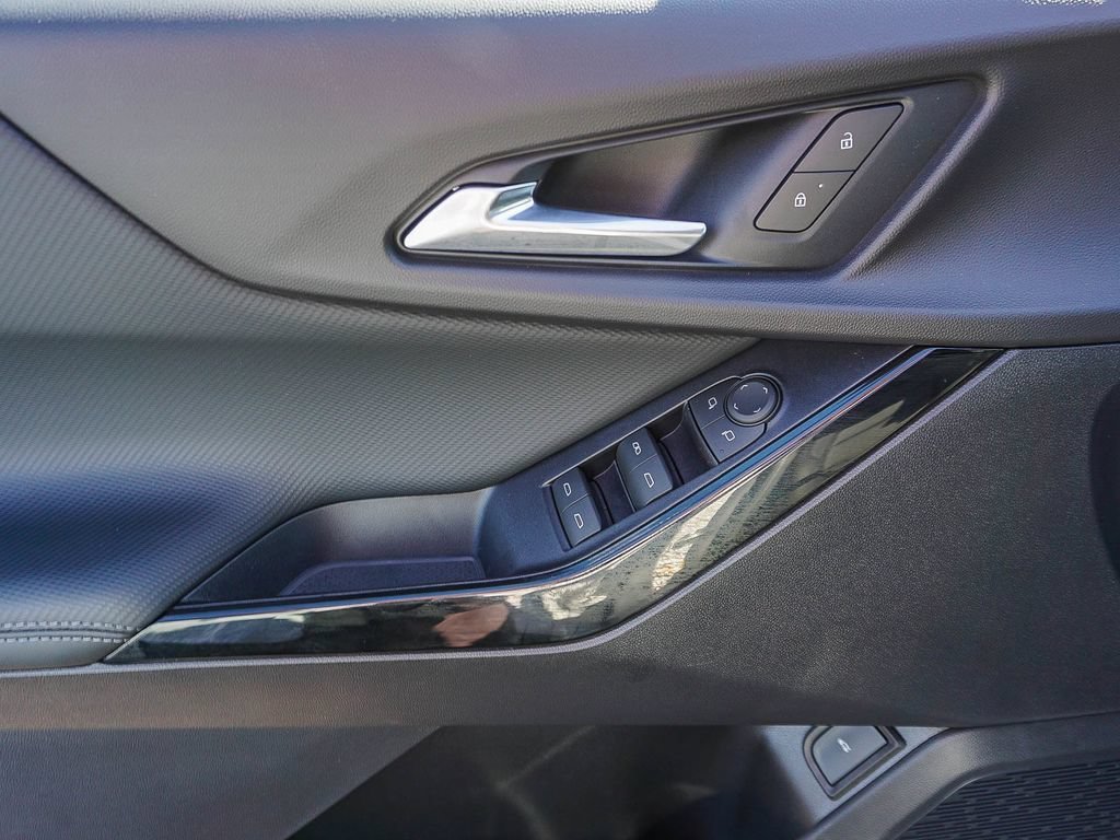 2027 Chevrolet Equinox LT - Photo 18
