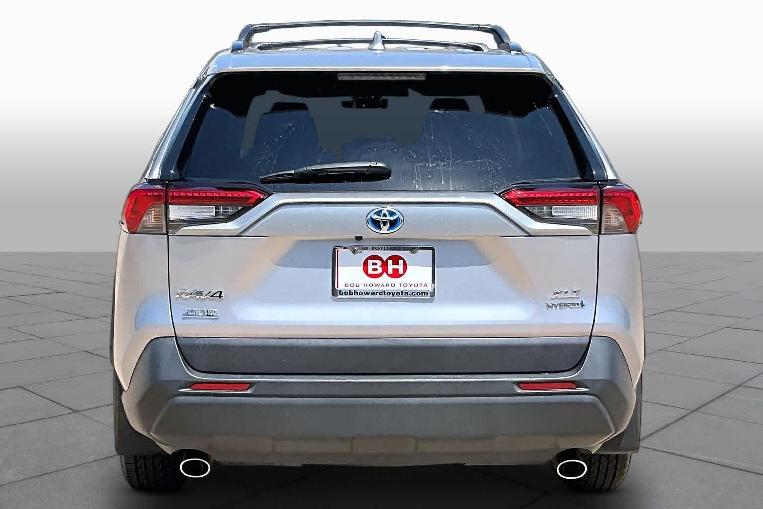 Used 2022 Silver Sky Metallic Toyota Hybrid XLE image 5